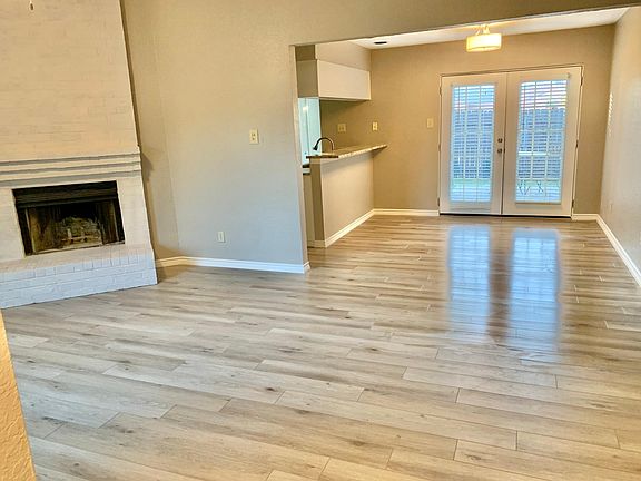 5th image of 2114 Maplewood Trl