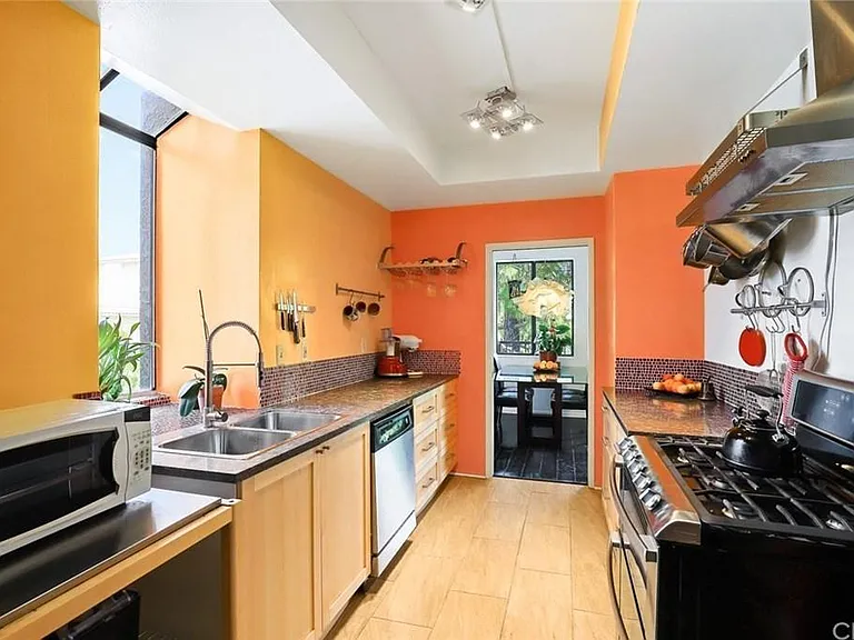 330 Cordova St #330 — Photo 9
