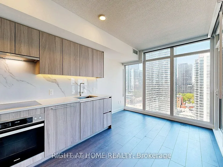 1 Concord Cityplace Way #2815 — Photo 8
