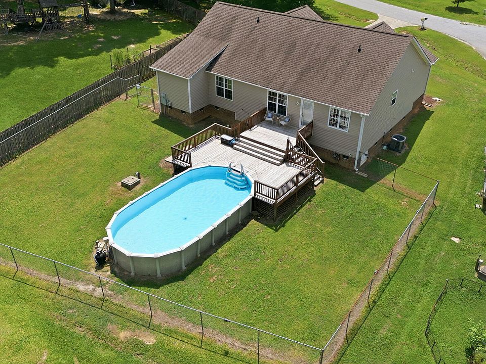 1st image of 162 Oak Creek Dr