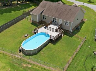 162 Oak Creek Dr, Clayton, NC 27520