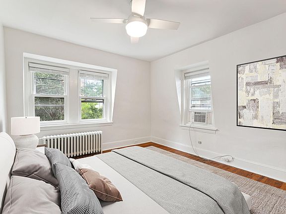 3rd image of 4819 Florence Ave Floor 3