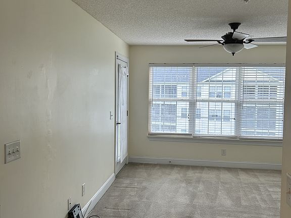 4th image of 627 Woodmoor Dr #302-1-1