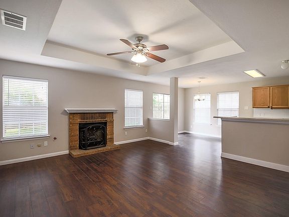4th image of 1806 Oakmont Ln