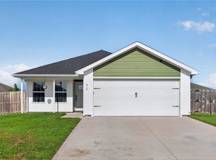 916 S Crow St, Siloam Springs, AR 72761