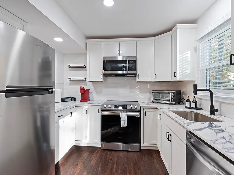 4124 Gregory Manor Cir SW — Photo 5