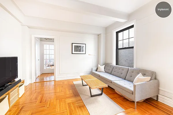 Sold by Triplemint | media 2