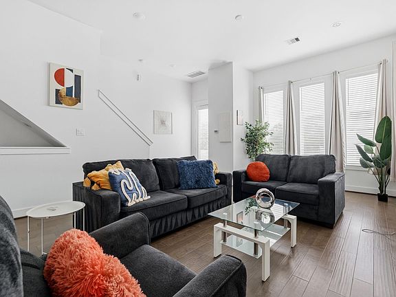 3rd image of 6344 Culberson St