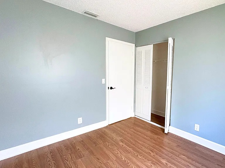 5855 S 37th St #5857 — Photo 11