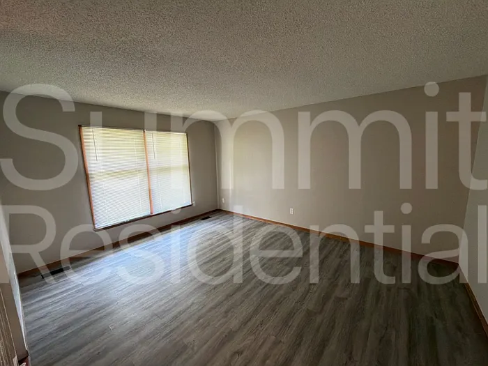 4 bed, 1.0 bath, 1526 sqft, $1,595 — Photo 3