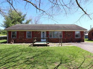 1046 Riverside Dr, Harrodsburg, KY 40330