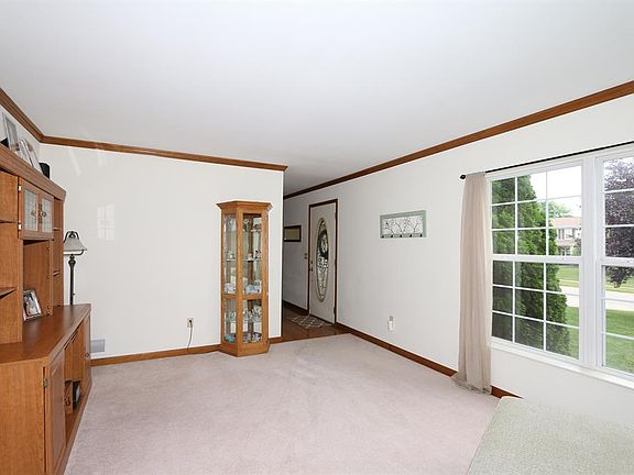 4th image of 6100 Olde Gate Ct