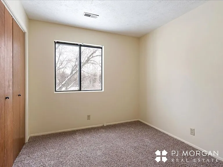 Oakbrook Apartments — Photo 17