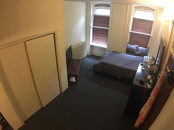 5th image of 2018 Wallace St #1