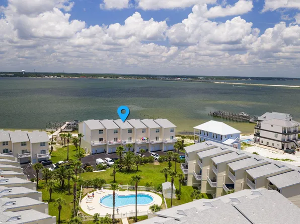 1440 Paradise Point Dr Unit 4, Navarre, FL 32566