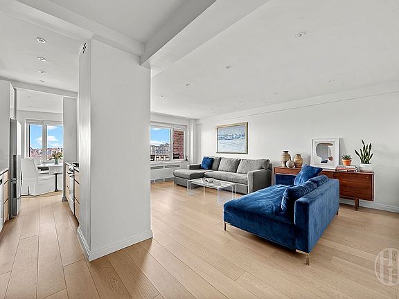 3rd image of 45 E End Ave APT 10B