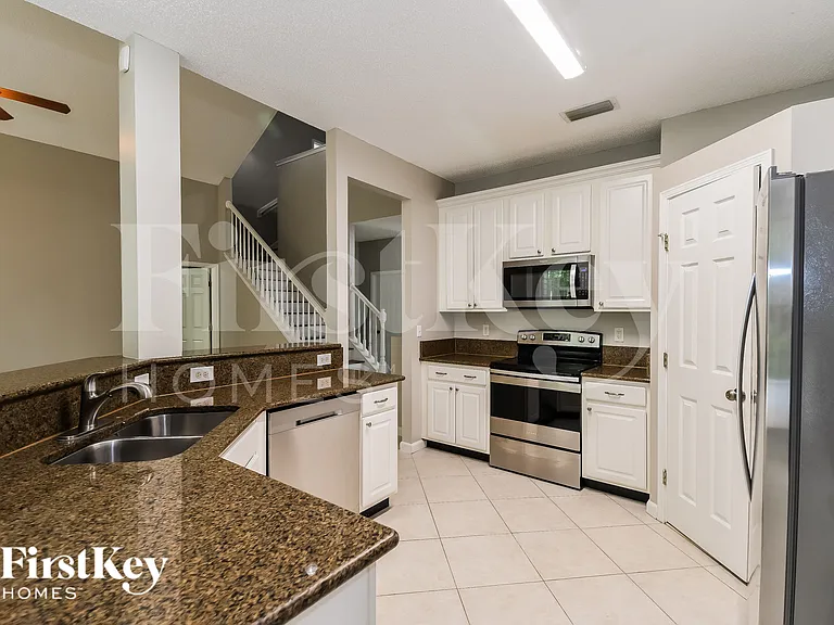 2132 Pebble Creek Ln — Photo 6