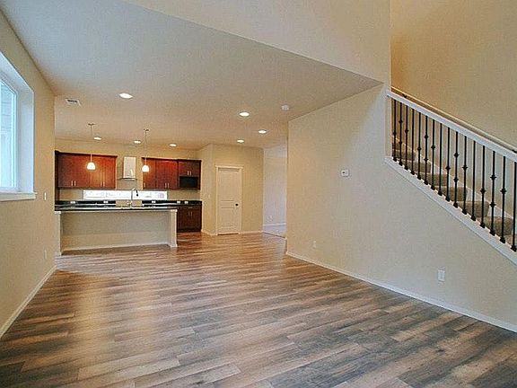 2nd image of 5105 Evan Ct SE