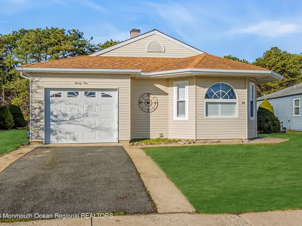 21 Stockport Drive, Toms River, NJ 08757