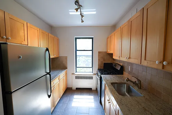 Rented by 620 MGMT | media 12