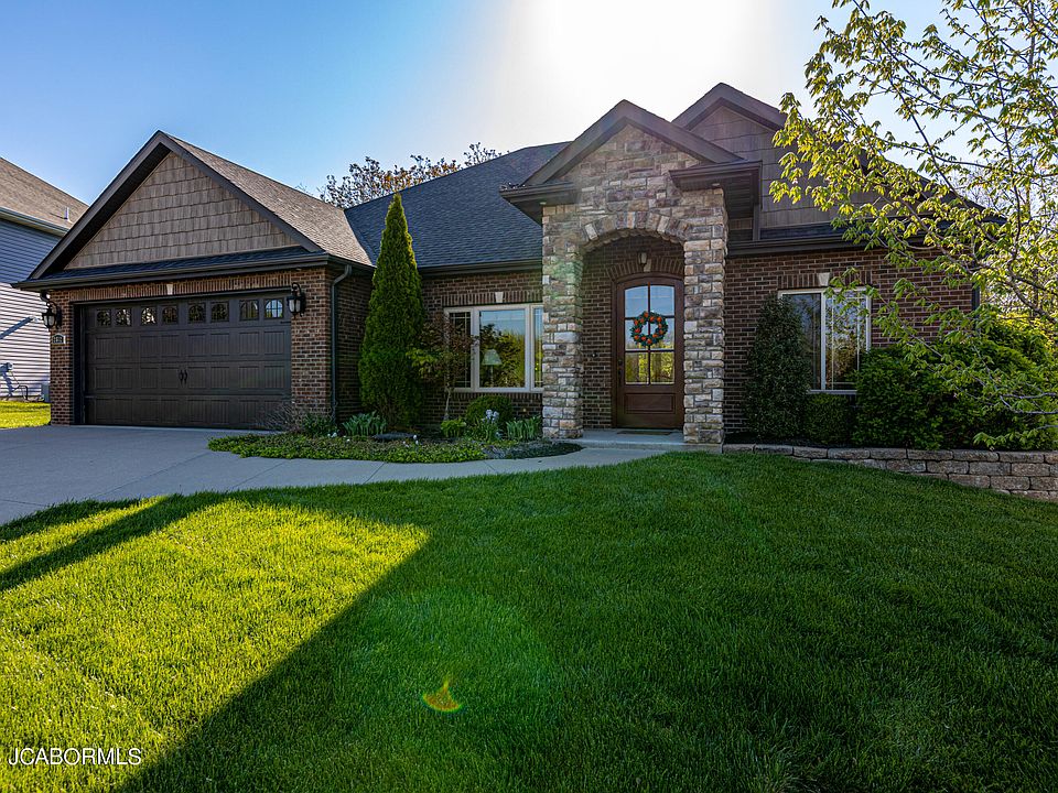 1st image of 2612 Stratford Chase Cir