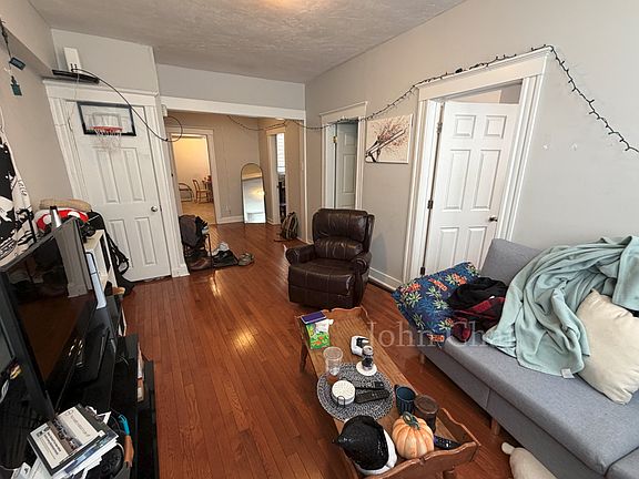 5th image of 161 Kelton St APT 25