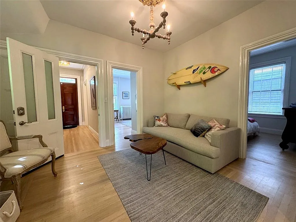 3 bed, 998 sqft, $3,000 — Photo 2