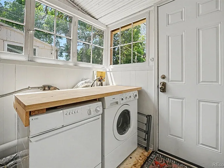 3427 Meade St — Photo 7