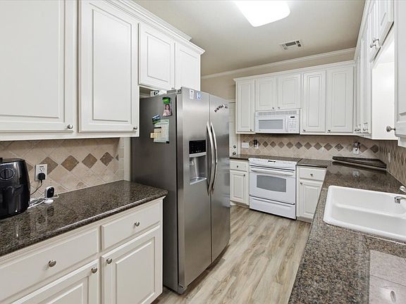 3rd image of 363 Old Mill Creek Dr