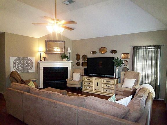 4th image of 3727 Landon Park Dr