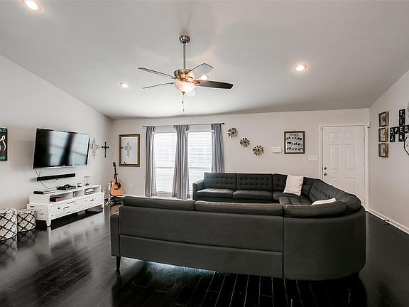 5th image of 5705 Diana Dr