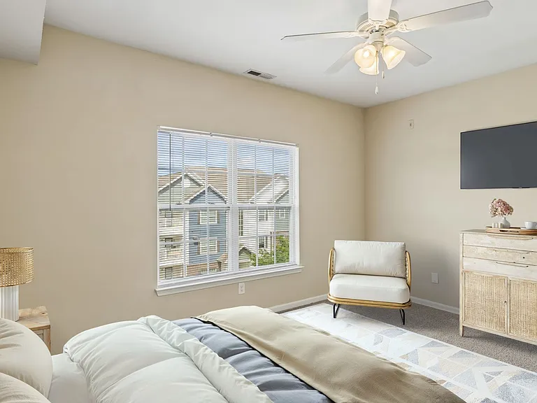 Summit - 3 Bed / 2 Bath - 1,330 Sq.Ft.