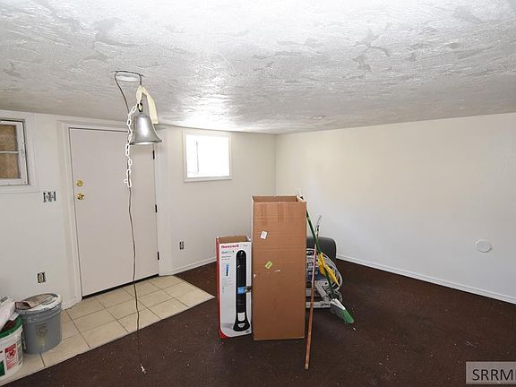 2nd image of 1055 Lake Ave