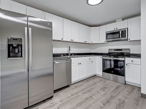 5th image of 1410 Rainier Dr #5