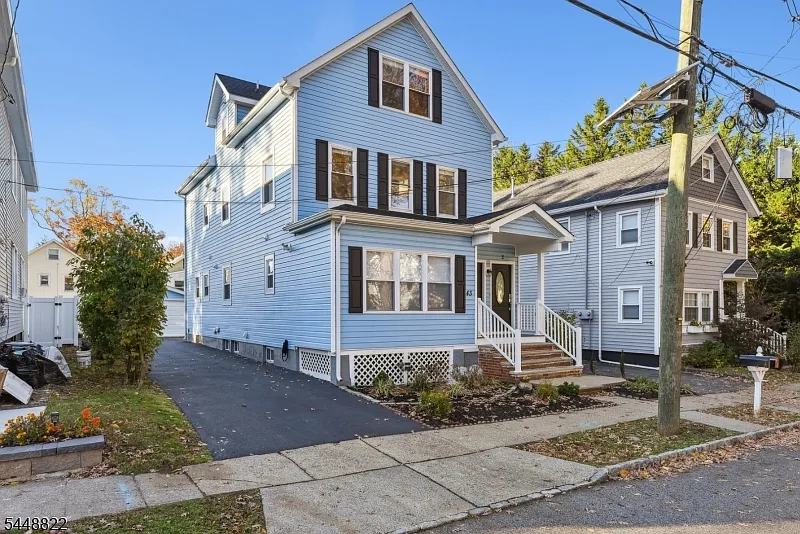 43 Howe Ave #2