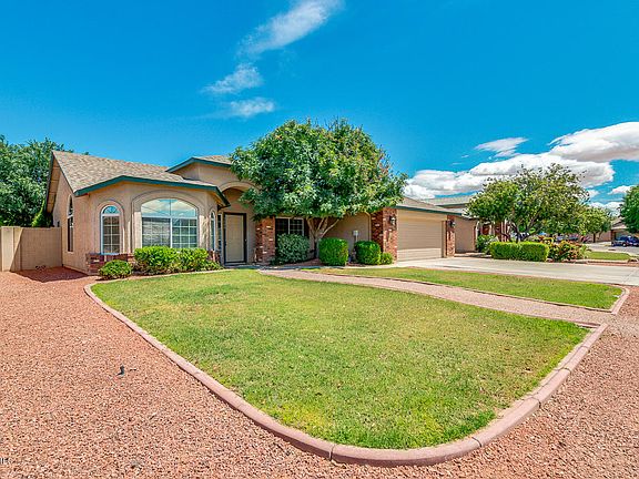 3rd image of 3808 E Sandwick Dr