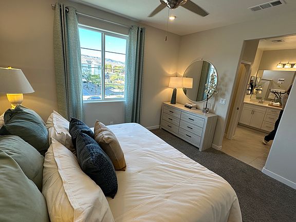 4th image of 6139 Garden Oasis St
