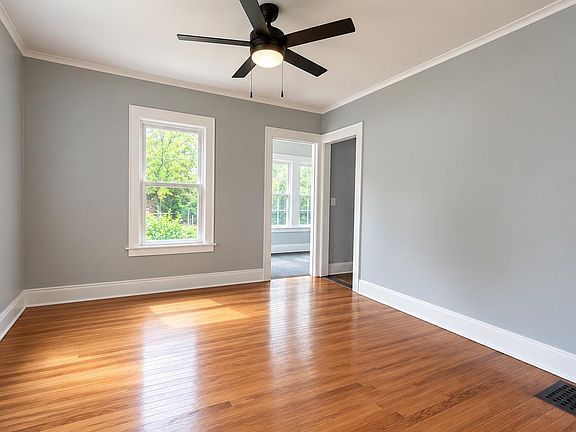 5th image of 534 Elm St