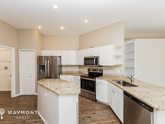 5th image of 8740 Ashworth Dr