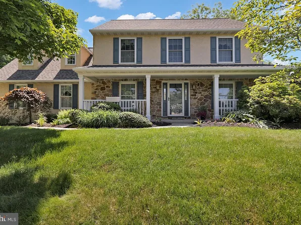 31 Churchill Dr, Elverson, PA 19520