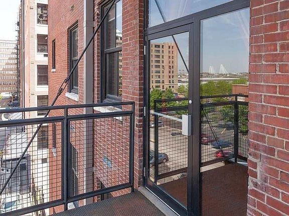 5th image of 1620 Lucas Ave APT 301