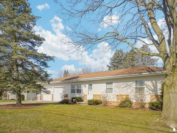 340 S Monroe St, Blissfield, MI 49228