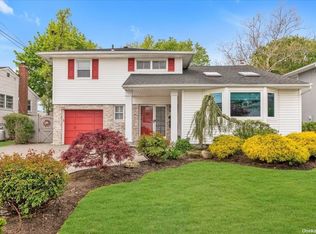 1122 Albert Rd, Bellmore, NY 11710