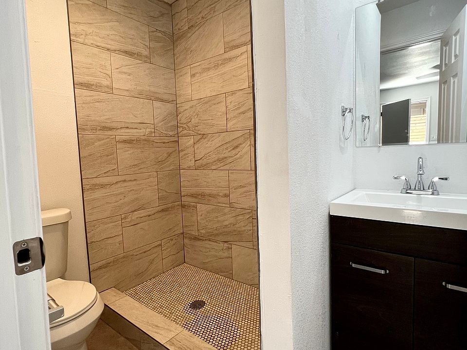 2nd image of 5110 Sandalwood Ln