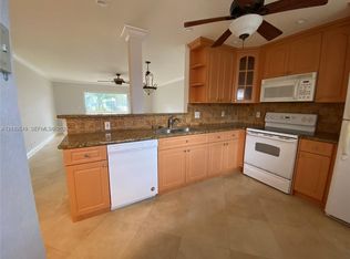 232 NE 12th Ave APT 301, Hallandale, FL 33009