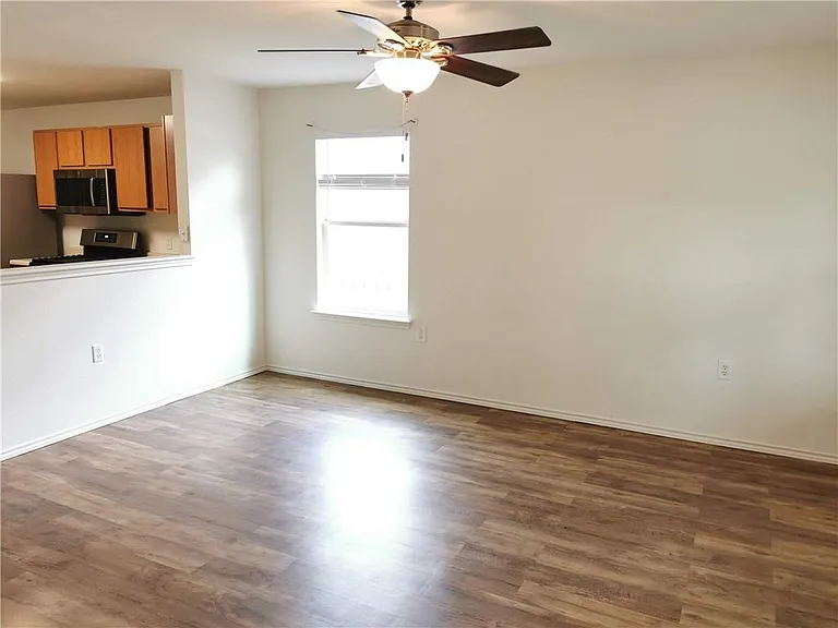12100 Briarcreek Loop — Photo 2