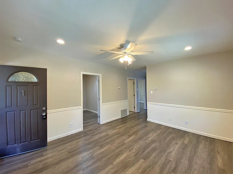 245 Chiquita Ave — Photo 10