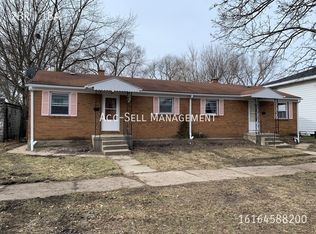 1013 Powers Ave NW, Grand Rapids, MI 49504