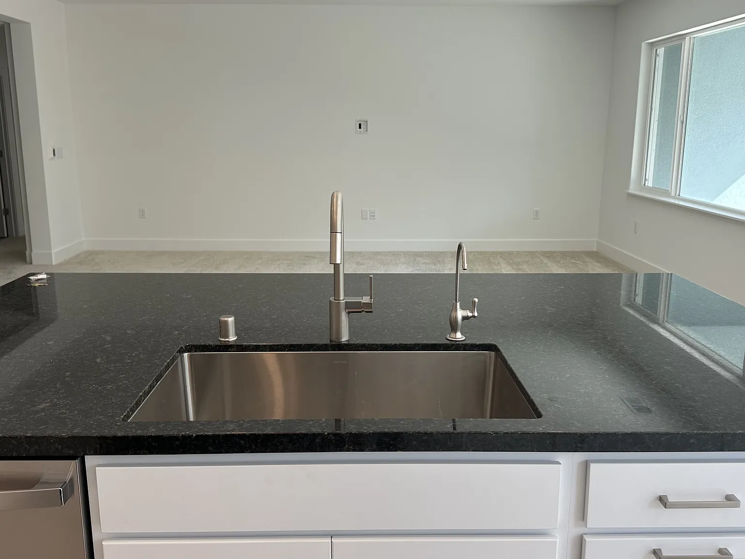 3 bed, 2.5 bath, 2268 sqft, $3,250 — Photo 1