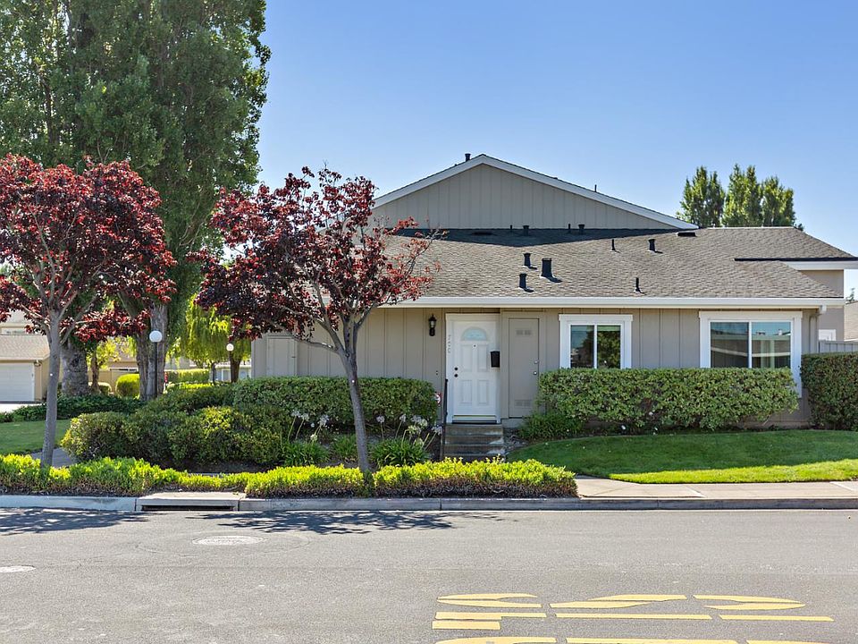 1st image of 700 Nina Ln